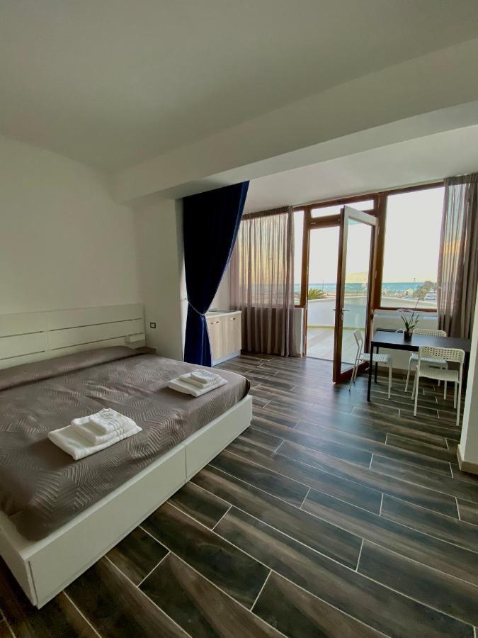 Manfredi Sea Room Vieste Buitenkant foto